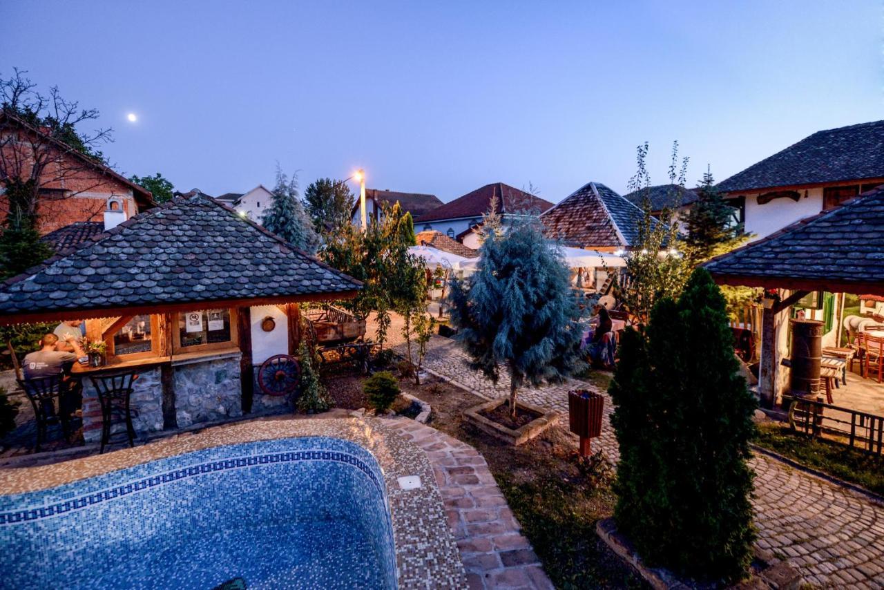 Motel Srpsko Andrejevo Selo *